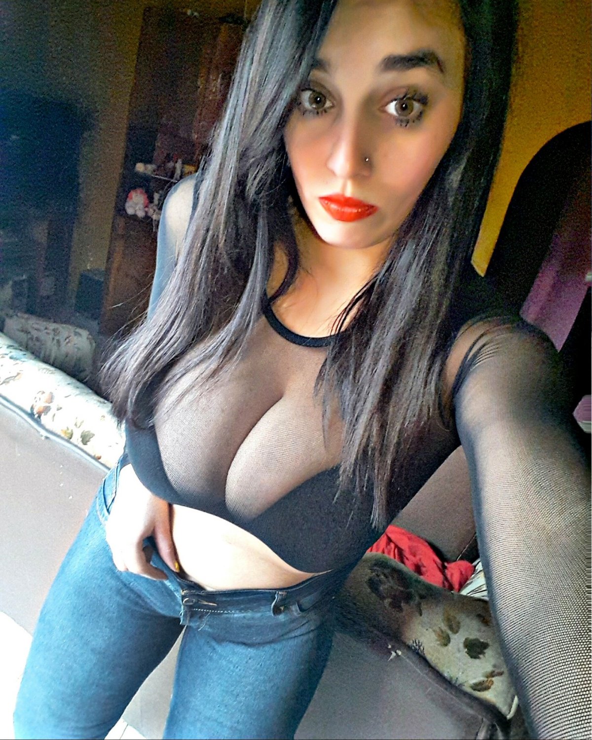 Busty argentina with amazing eyes #DFKYdP5t