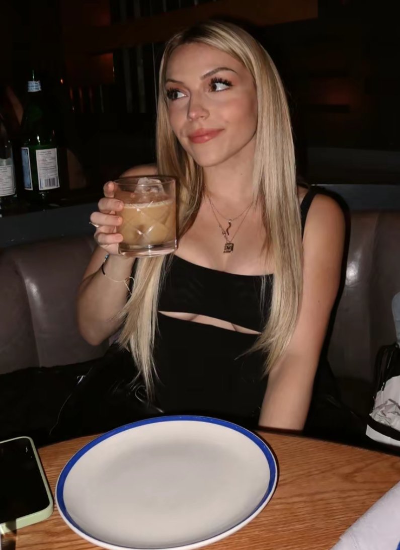 I wonder if her boyfriend knows his girlfriend is a webslut now. Fucking whore #Hp8tktvg
