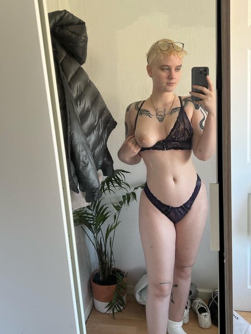 Caminhoneira, lésbica e muito mais!!!!!! #9pHxyjIv